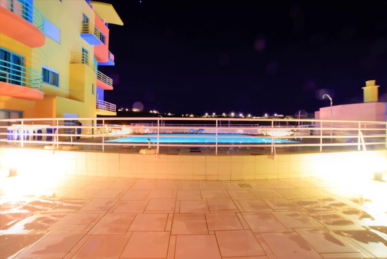 Marina De Albufeira T1 Ate 2 Pax Ou T2 Ate 6 Pax Com Piscina E Vista Marina Apartment Luaran gambar